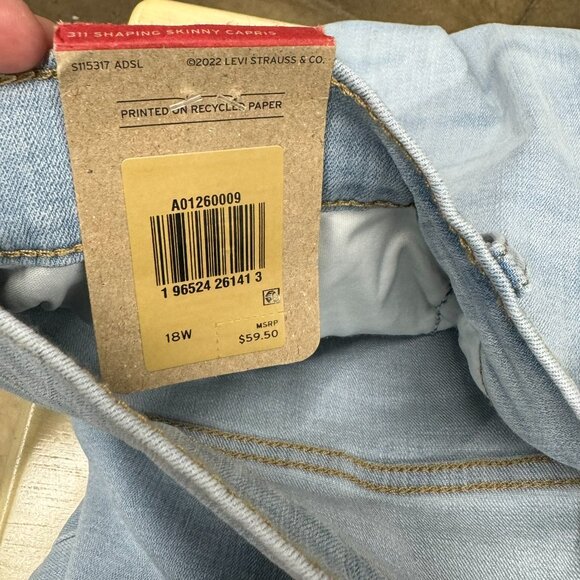 919. Size 18W - LEVI's - 311 Shaping Skinny Denim Capris Jeans NEW - Picture 7 of 9